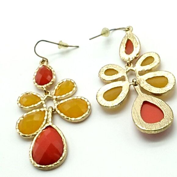Gold-Tone Chandelier Dangle Earrings Yellow and Orange Faceted Resin Gems 2" - Picture 3 of 4